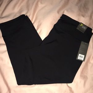 Black Old Navy Crop Active